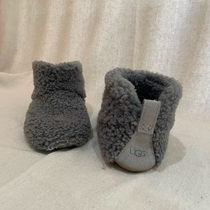 Ugg Gray Fluffita Houseshoes /booties